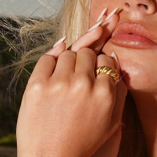 Amaia Guld Croissant-inspirerad Ring