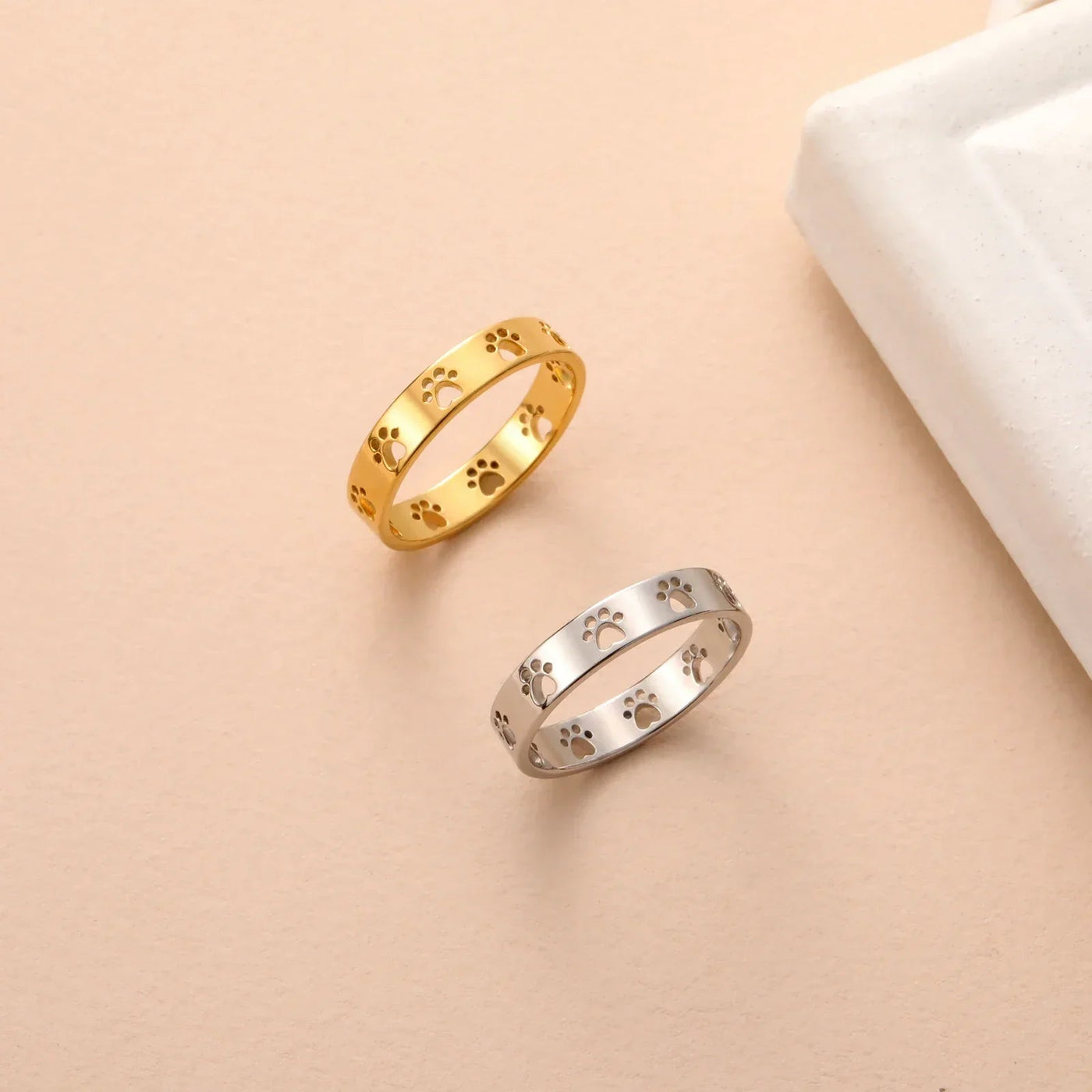 Justerbar Ring i Silver och Guld med Tassmotiv – Miraie