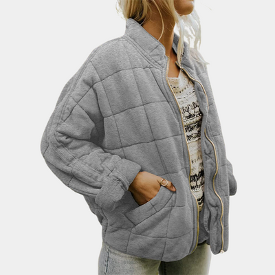 Delphine™ – Blazern som kombinerar stil och självsäkerhet