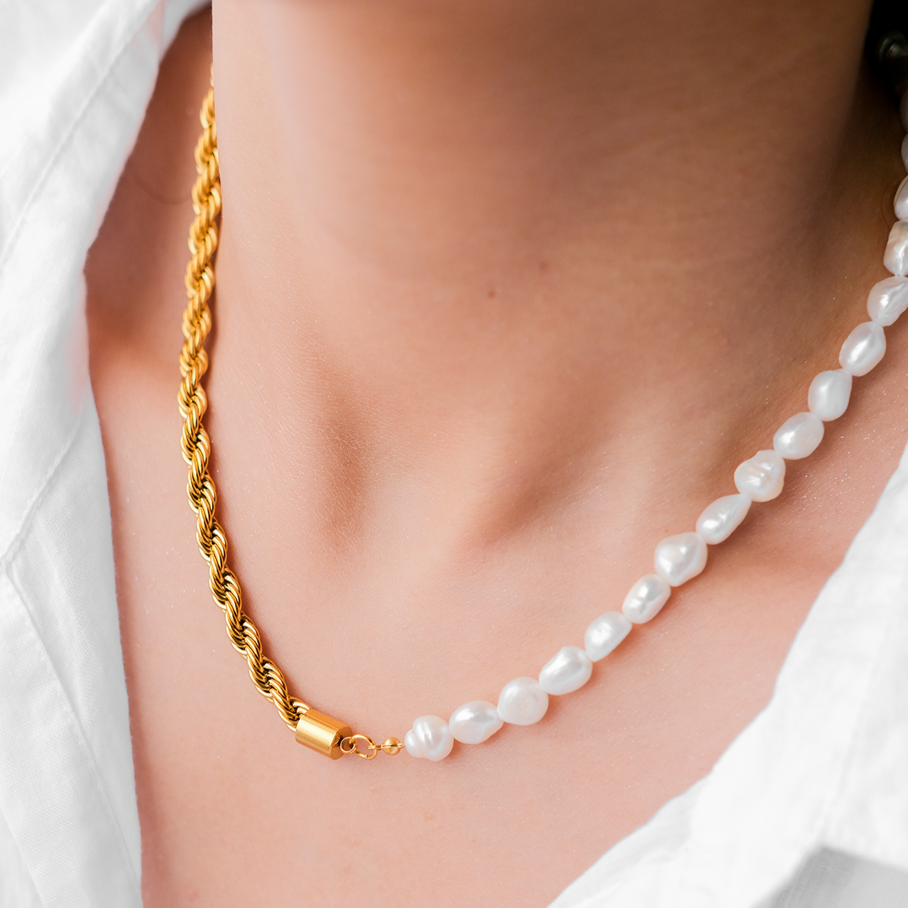 Dualia Guldpärlhalsband