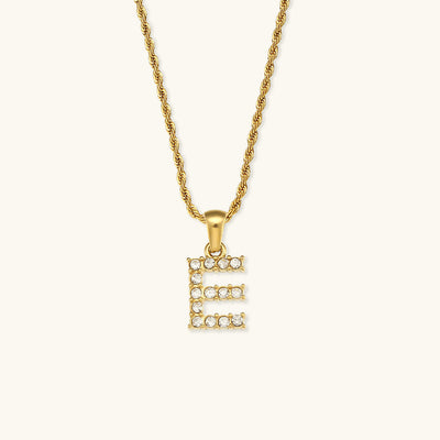 Diamantbesatta Initialhalsband från Maeve