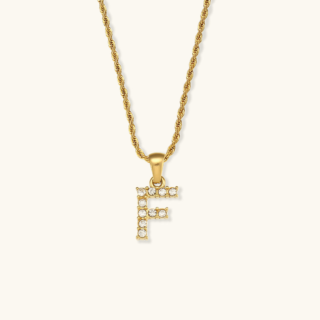 Diamantbesatta Initialhalsband från Maeve