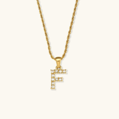 Diamantbesatta Initialhalsband från Maeve