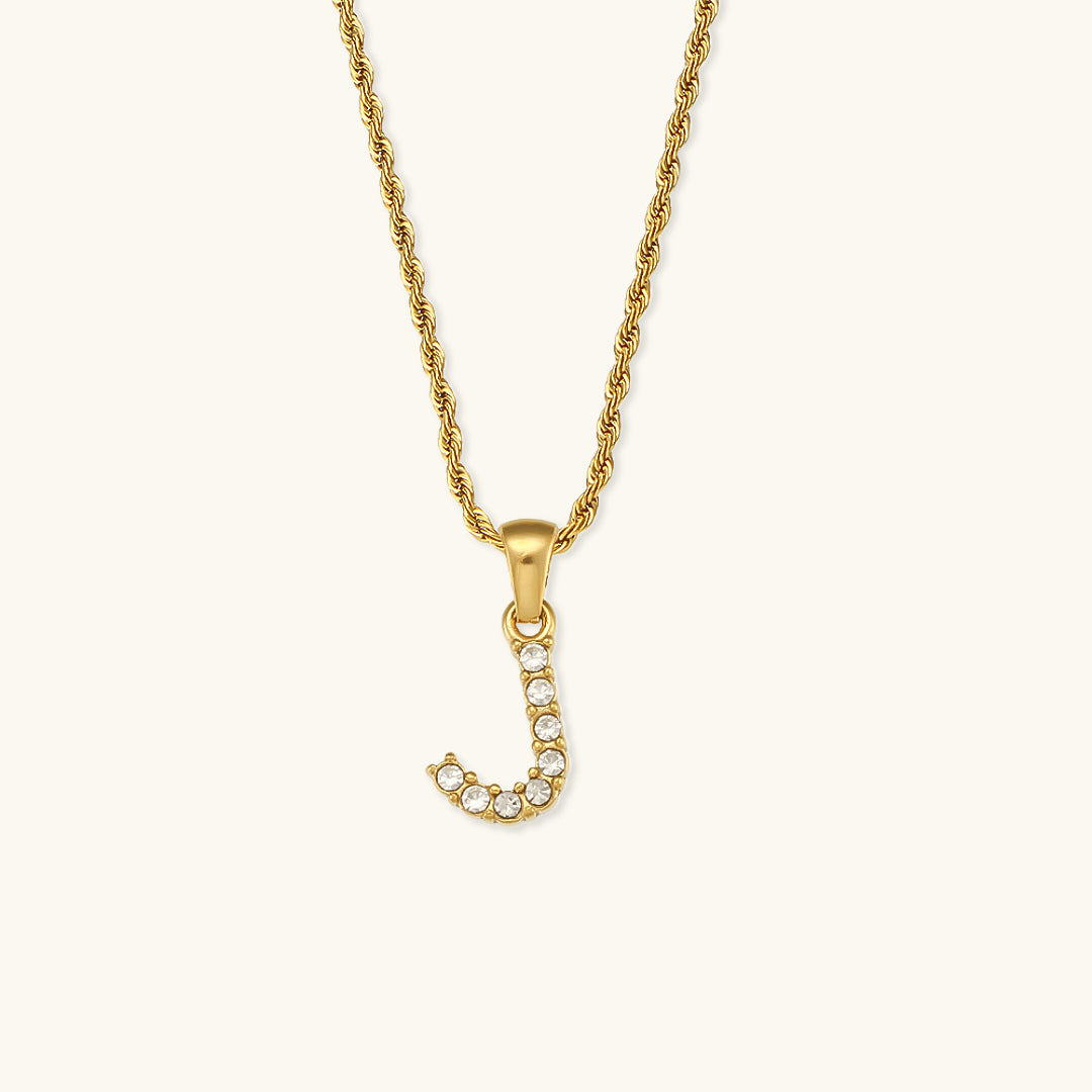 Diamantbesatta Initialhalsband från Maeve