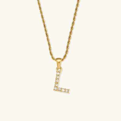 Diamantbesatta Initialhalsband från Maeve