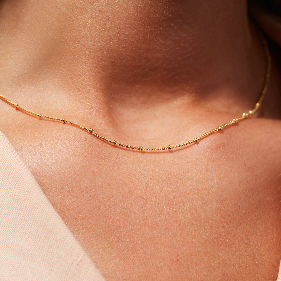 Julia Guldkedja – Elegant Halsband