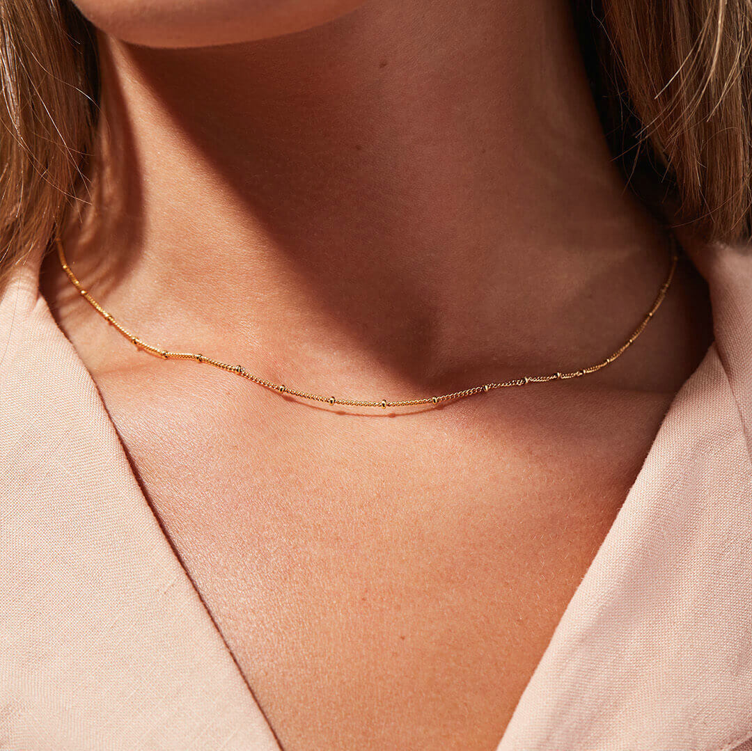 Julia Guldkedja – Elegant Halsband