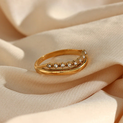 Adeline Guld Ring med Konstgjorda Diamanter