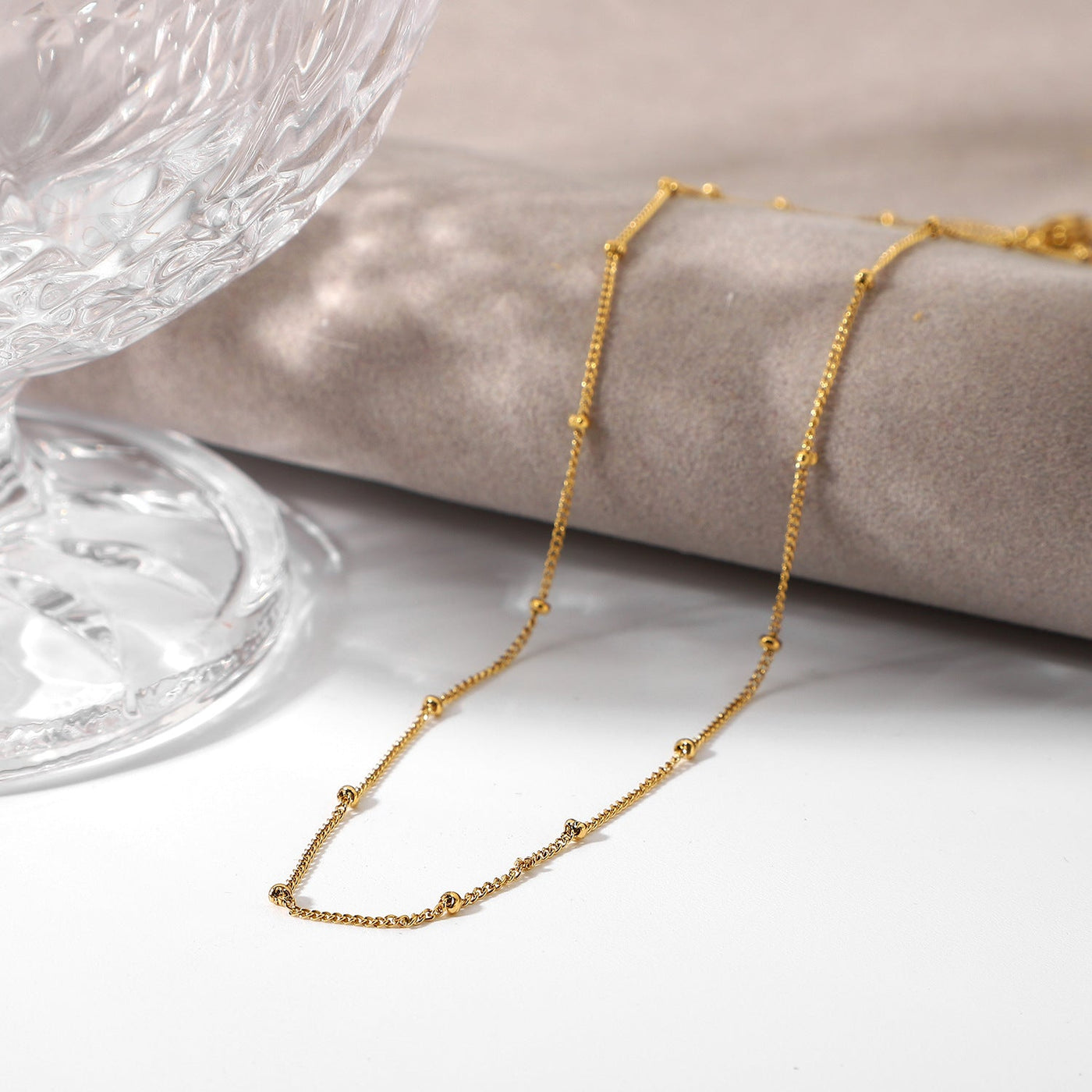 Julia Guldkedja – Elegant Halsband