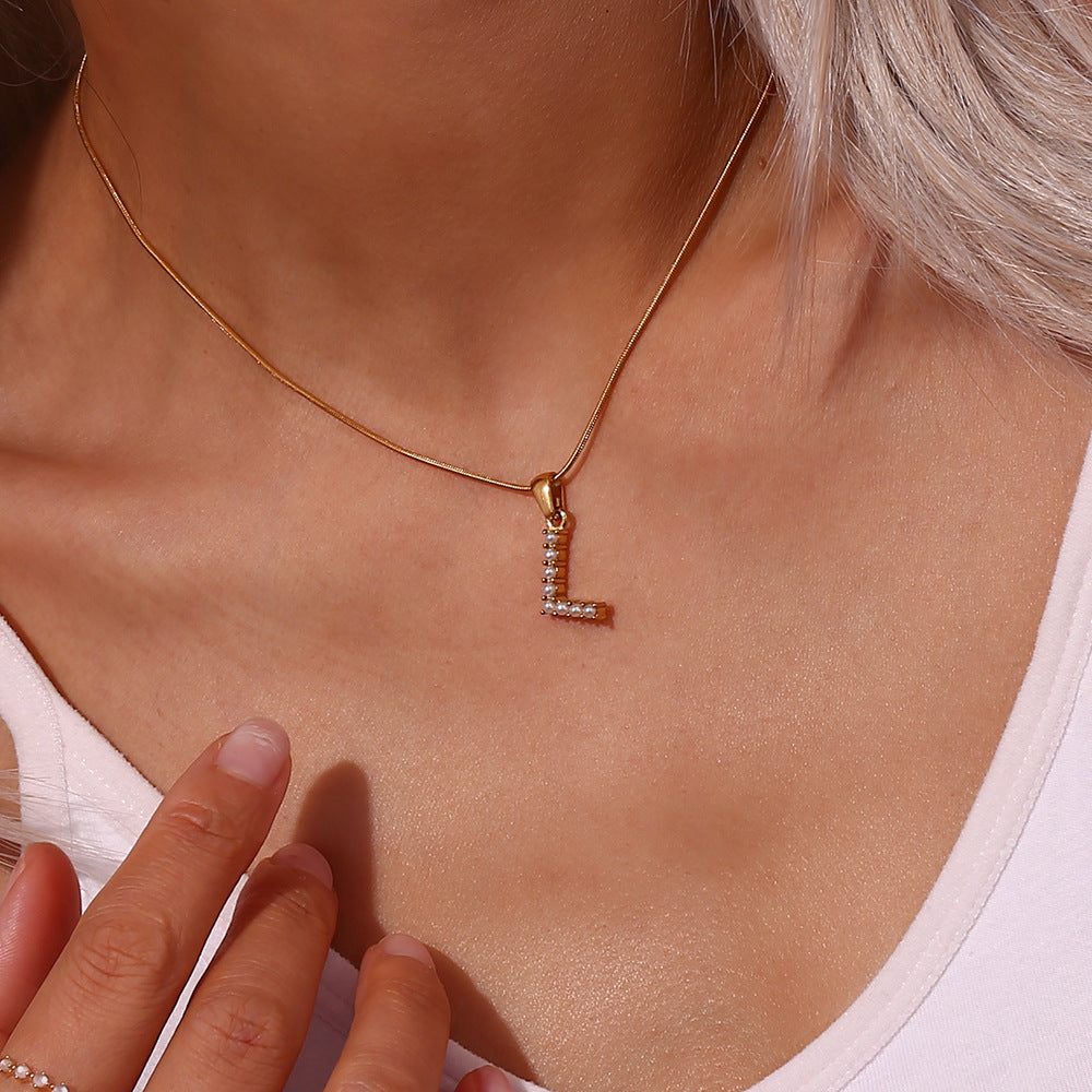 Augustine Pärlhalsband med Initial