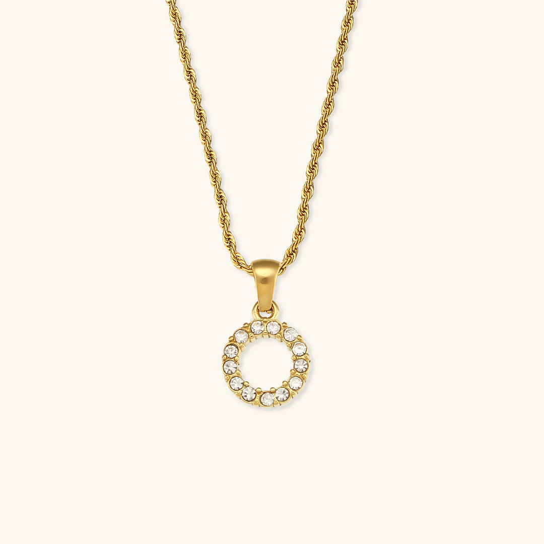 Diamantbesatta Initialhalsband från Maeve