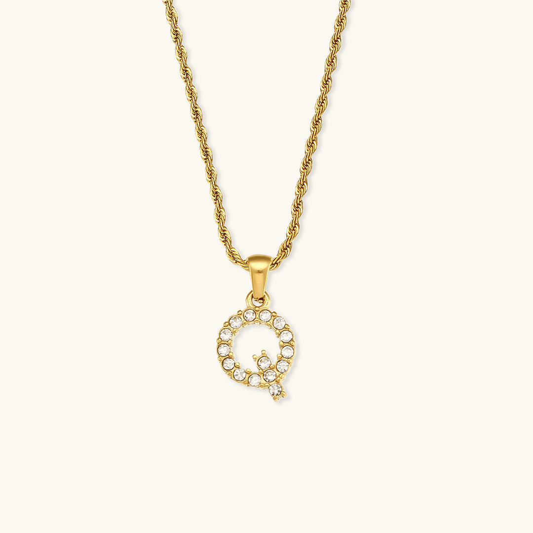 Diamantbesatta Initialhalsband från Maeve