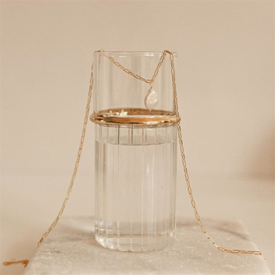 KOS Guldhalsband med Paperclip-design och Pärla