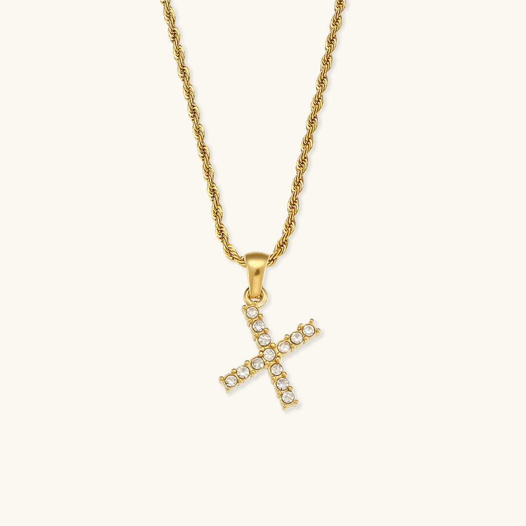 Diamantbesatta Initialhalsband från Maeve
