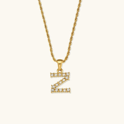 Diamantbesatta Initialhalsband från Maeve