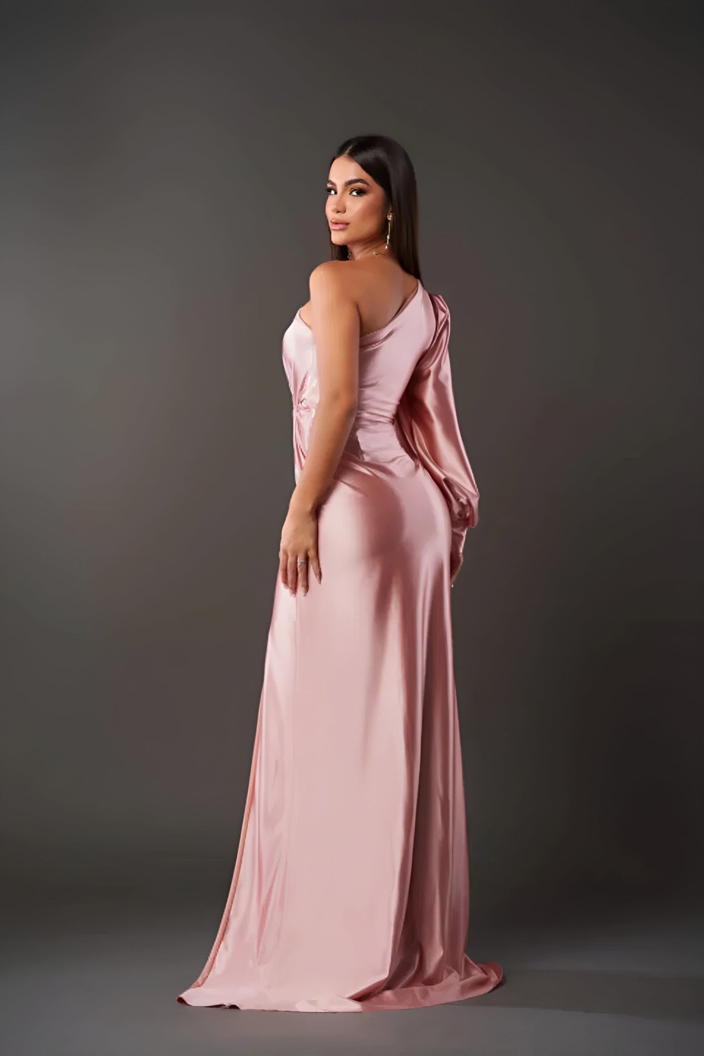 Qina™ - Elegant satinklänning