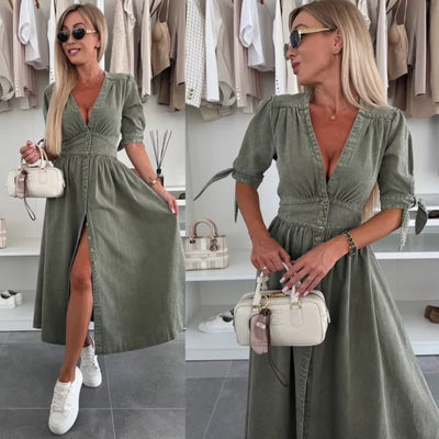 Ivanka Lyxig Denimklänning – Tidlös Elegans i Modern Tappning!